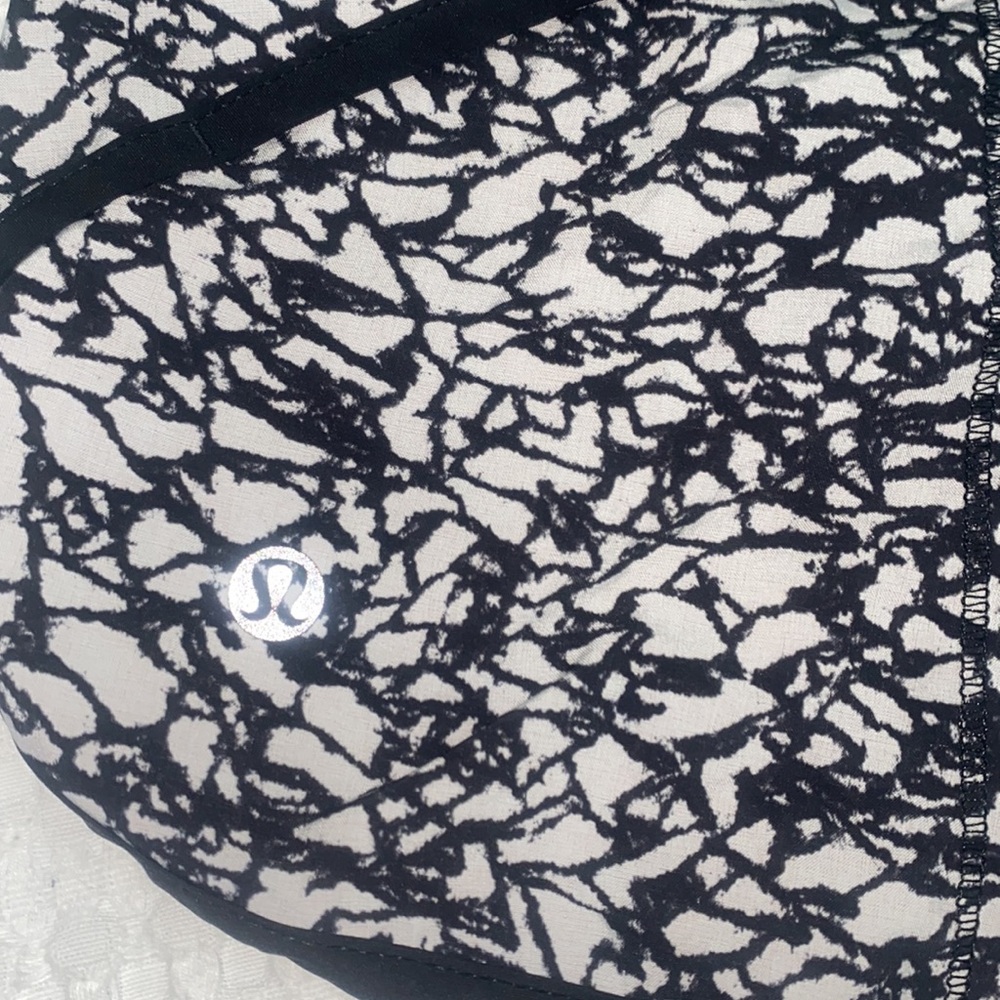 Lulu Lemon Shorts - Picture 3 of 3